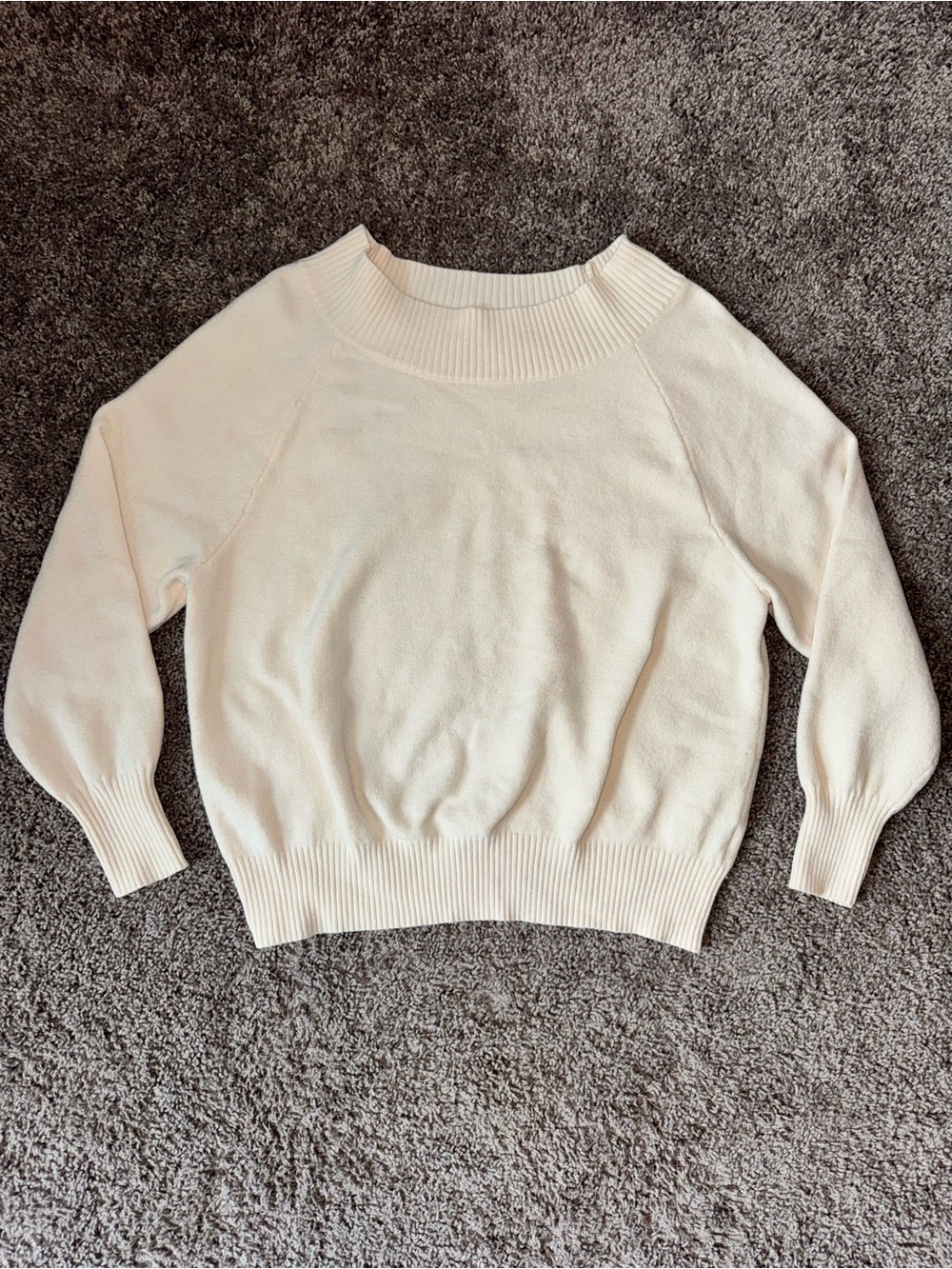 Medium Amazon Women's Cream Scoop Neck Sweater - Classic Crew Style